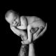 baby-in-dad's-arms-photographer-comox-valleybaby-in-dad's-arms-photographer-comox-valley